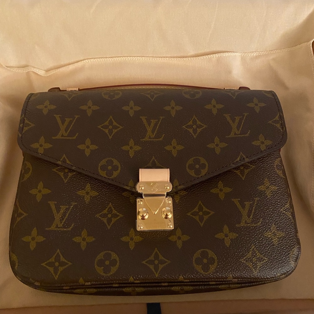 Brand new Louis Vuitton Pochette Métis